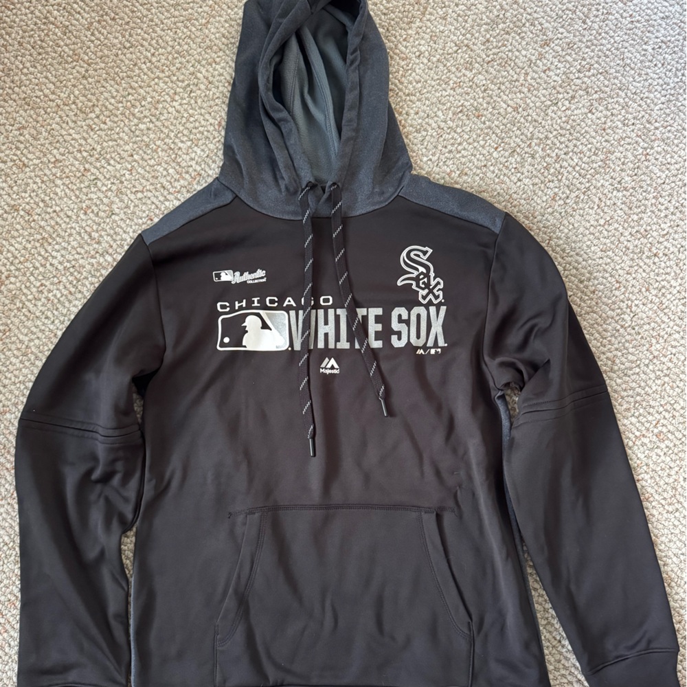 Men’s Majestic Chicago White Sox Black Hoodie Size Small